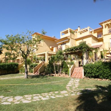 Adosado en alquiler de larga temporada en New Golden Mile, Estepona Este