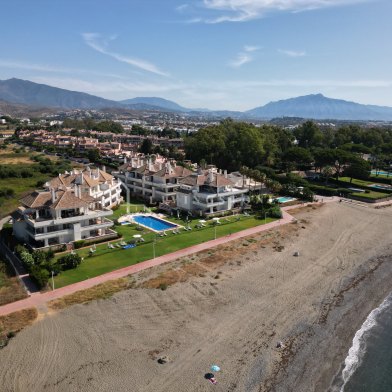 Ground Floor Apartment zu verkaufen auf Guadalmansa Playa, Estepona Ost