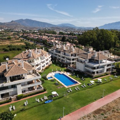 Ground Floor Apartment zu verkaufen auf Guadalmansa Playa, Estepona Ost