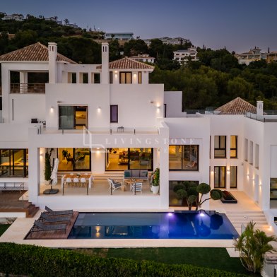 Modern villa with panoramic sea views, spectacular sunrises and sunsets