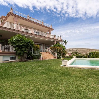 Elegant Villa with Panoramic Views in Los Flamingos Golf Resort, Close to Puerto Banus
