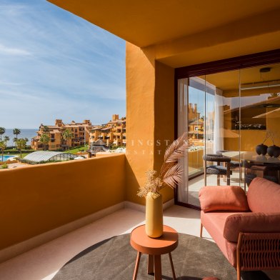 Luxurious 3-Bedroom Apartment with Panoramic Views in Estepona