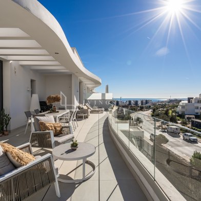 Luxurious Penthouse with Stunning Views in El Higueron, Fuengirola
