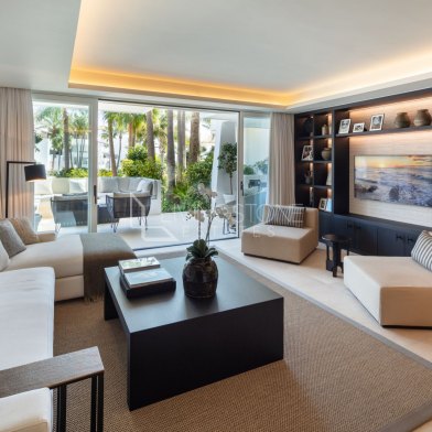 Exquisite Luxury Apartment In Puente Romano