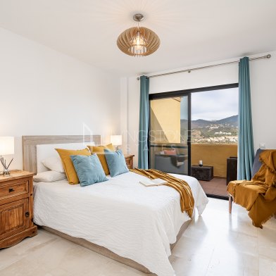 Duplex penthouse with sea views in Terrazas del Sol, Estepona
