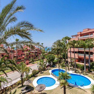 Apartment for sale in Las Salinas, Estepona East