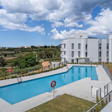 Ático Moderno en Oceana Gardens – Vida Costera de Lujo en Cancelada, Estepona