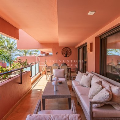 Apartment en alquiler en Las Salinas, Estepona Este