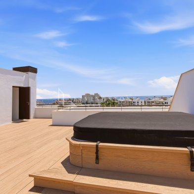 Penthouse zu verkaufen auf Las Mesas, Estepona Stadt