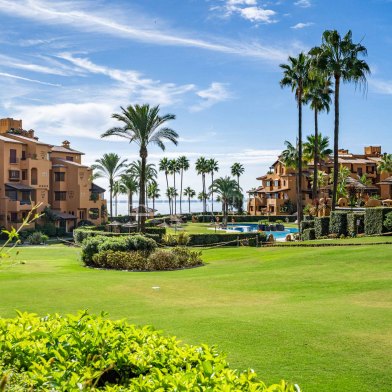 Elegant Ground Floor Apartment in Los Granados del Mar, Estepona East