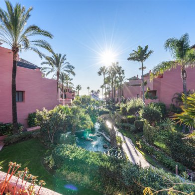 Duplex Penthouse à vendre En Menara Beach, Estepona Est