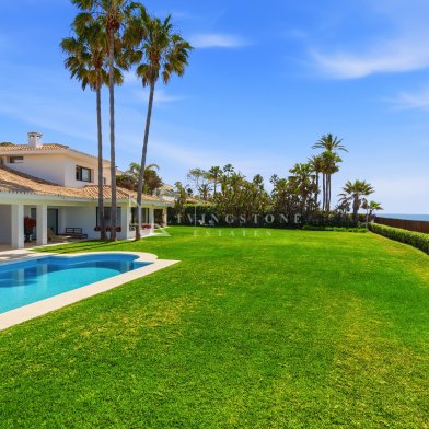 Extraordinary Beachfront Villa in Guadalmina Baja, San Pedro de Alcantara