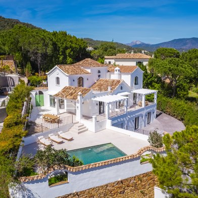 Villa zu verkaufen auf El Madroñal, Benahavis