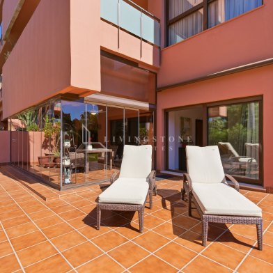 Ground Floor Apartment zu verkaufen auf Las Salinas, Estepona Ost