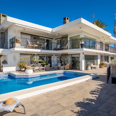 Villa zu verkaufen auf Nueva Andalucia, Marbella