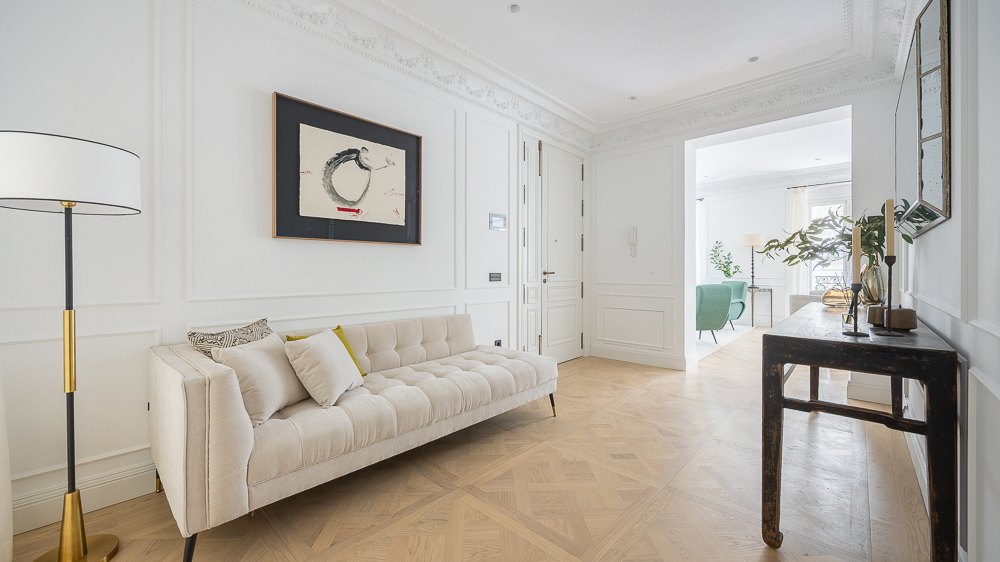 Piso en venta en Recoletos, Salamanca, Madrid | Reformado con terraza privada