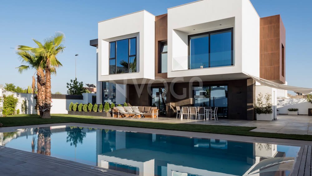 Spectacular plot with a licensed project
