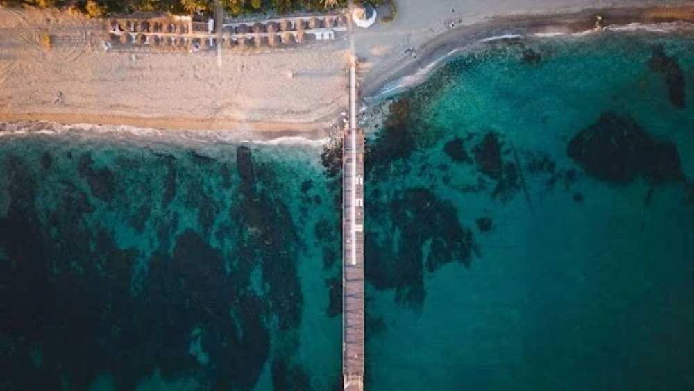 top view of a Marbella beach, featured image for the article 