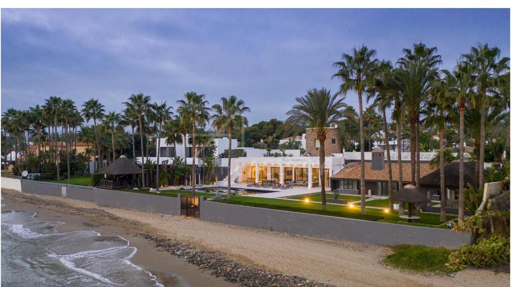 Exclusive Beachfront Villa in Los Monteros