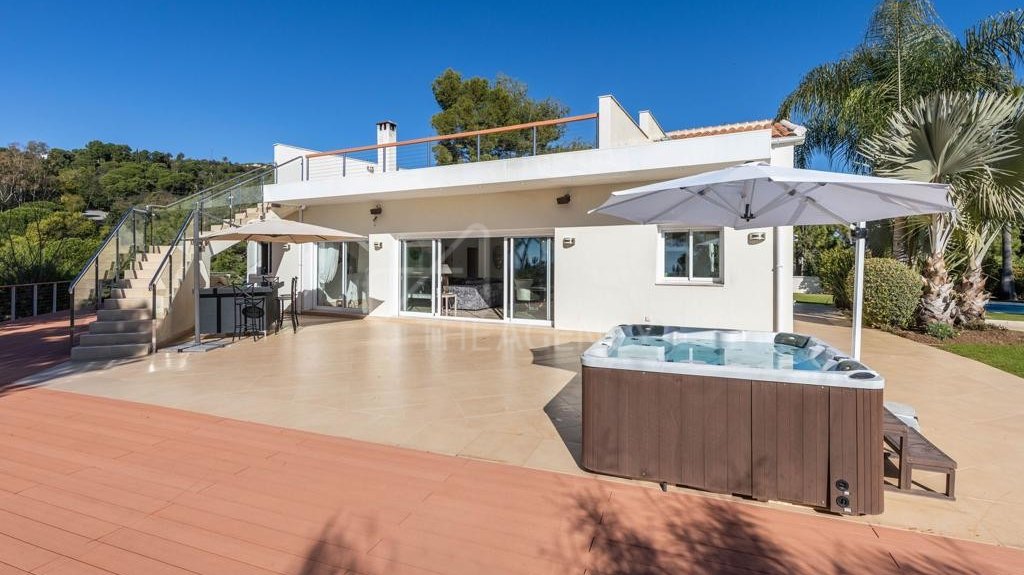 Nicely located villa in El Madroñal ,Benahavis