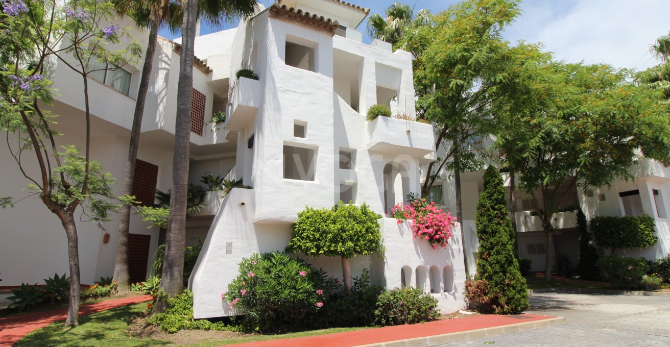 2 bedroom apartment for rent in Jardines de la Aldaba, Puerto Banus