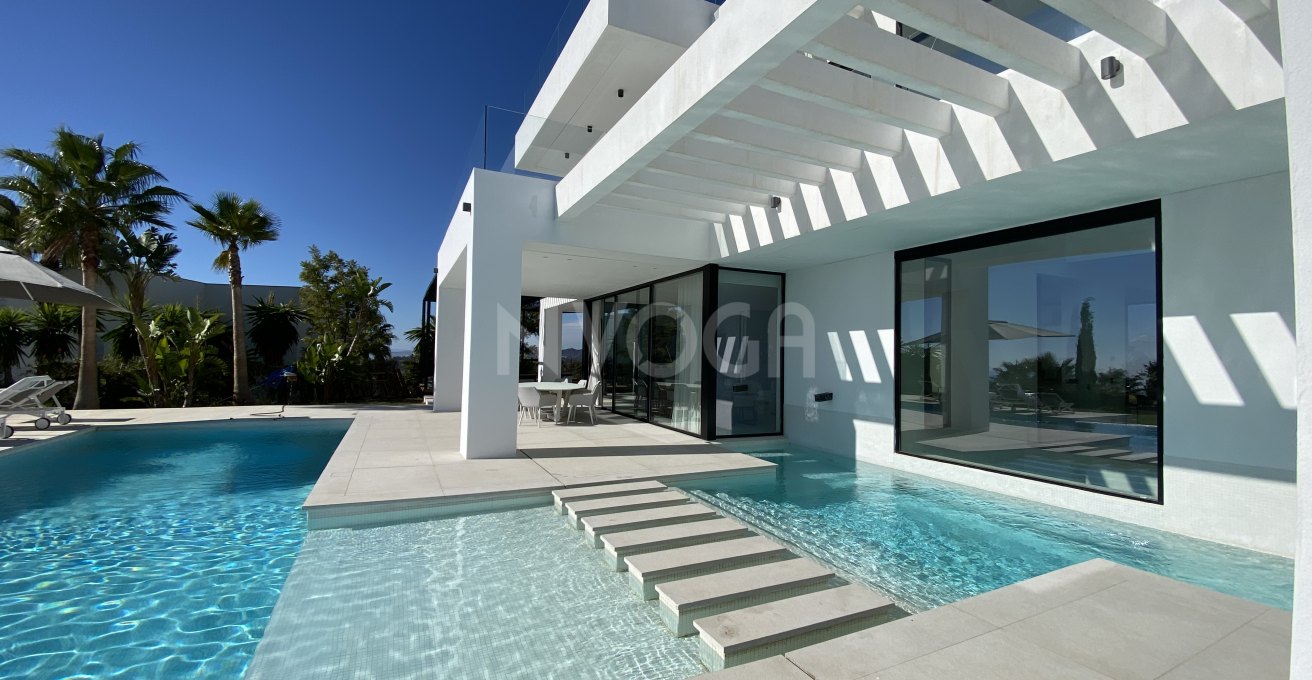 Amazing Modern villa between Marbella and Estepona