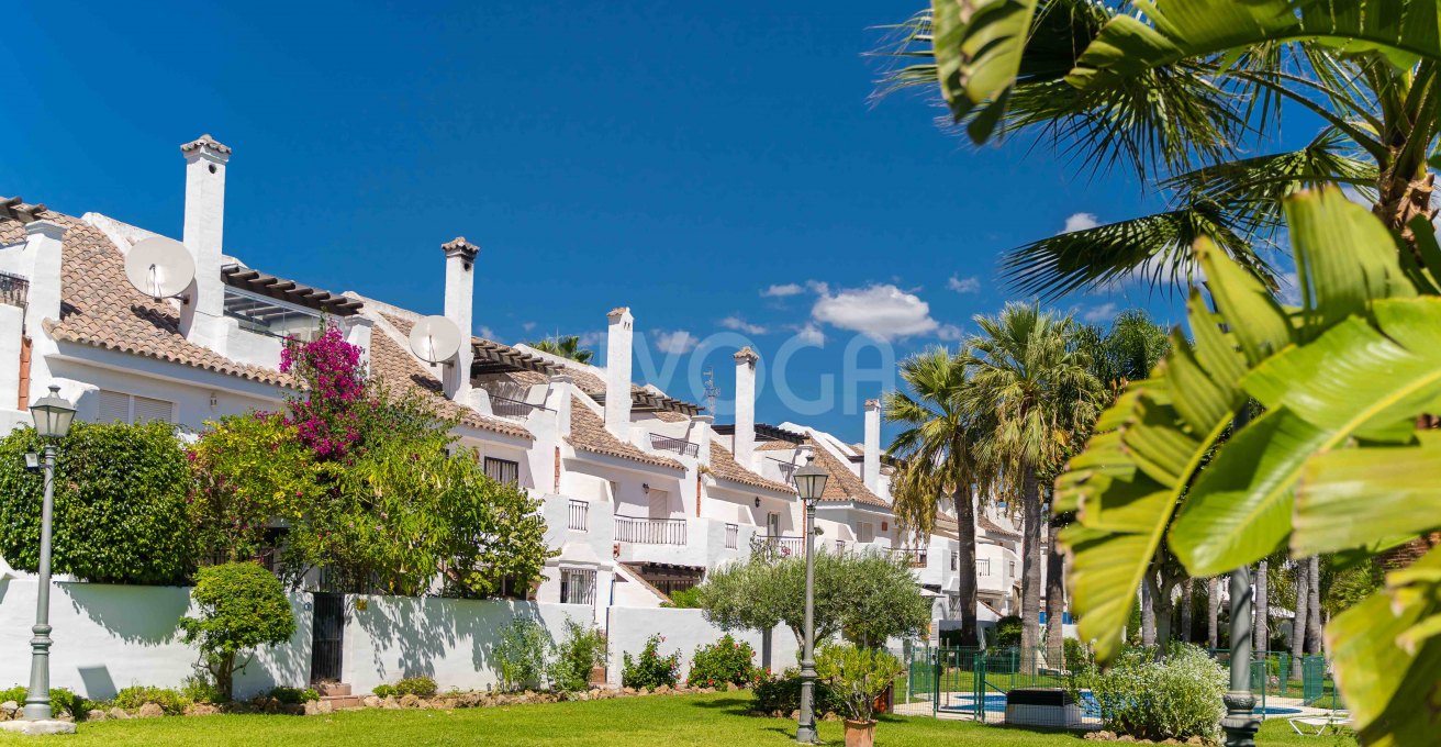 Charmy townhouse in Los Naranjos, Marbella