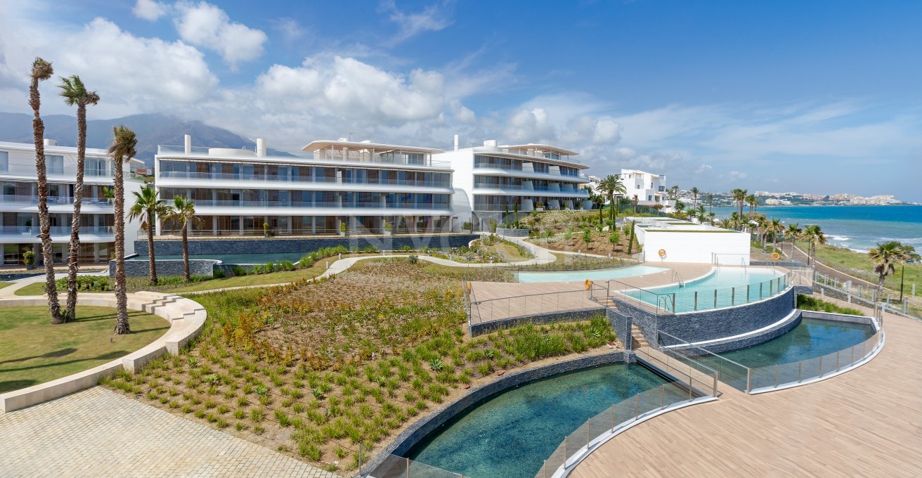 Fabulous apartment on a frontline beach location in Estepona