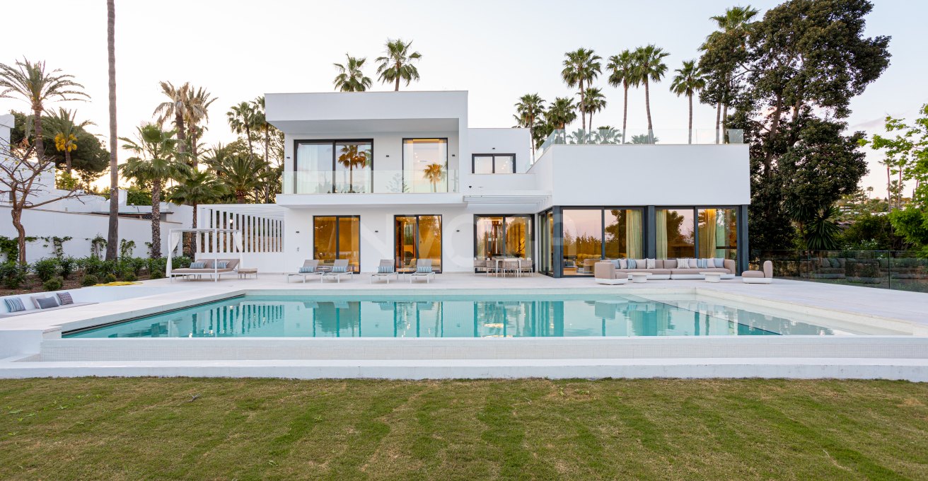 Brand new stunning contemporary villa in El Paraiso, New Golden Mile.