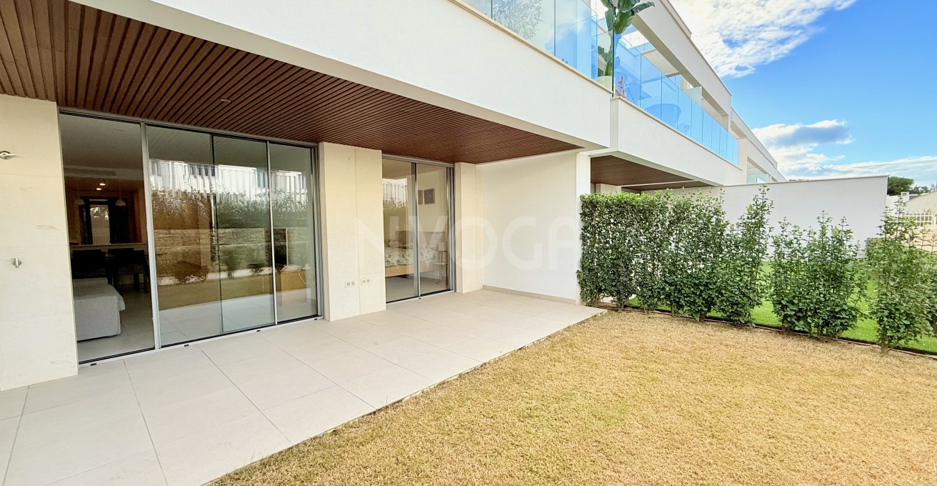 Newly built ground floor apartment, ready to move into, in Elviria beach, Marbella East