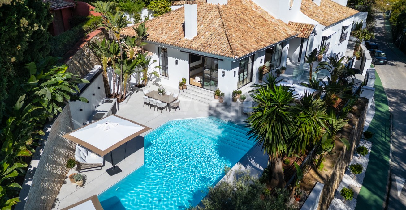 Moderna Villa en el Prestigioso El Herrojo Alto