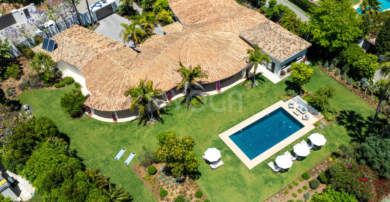Luxury Renovated Bungalow in La Cerquilla