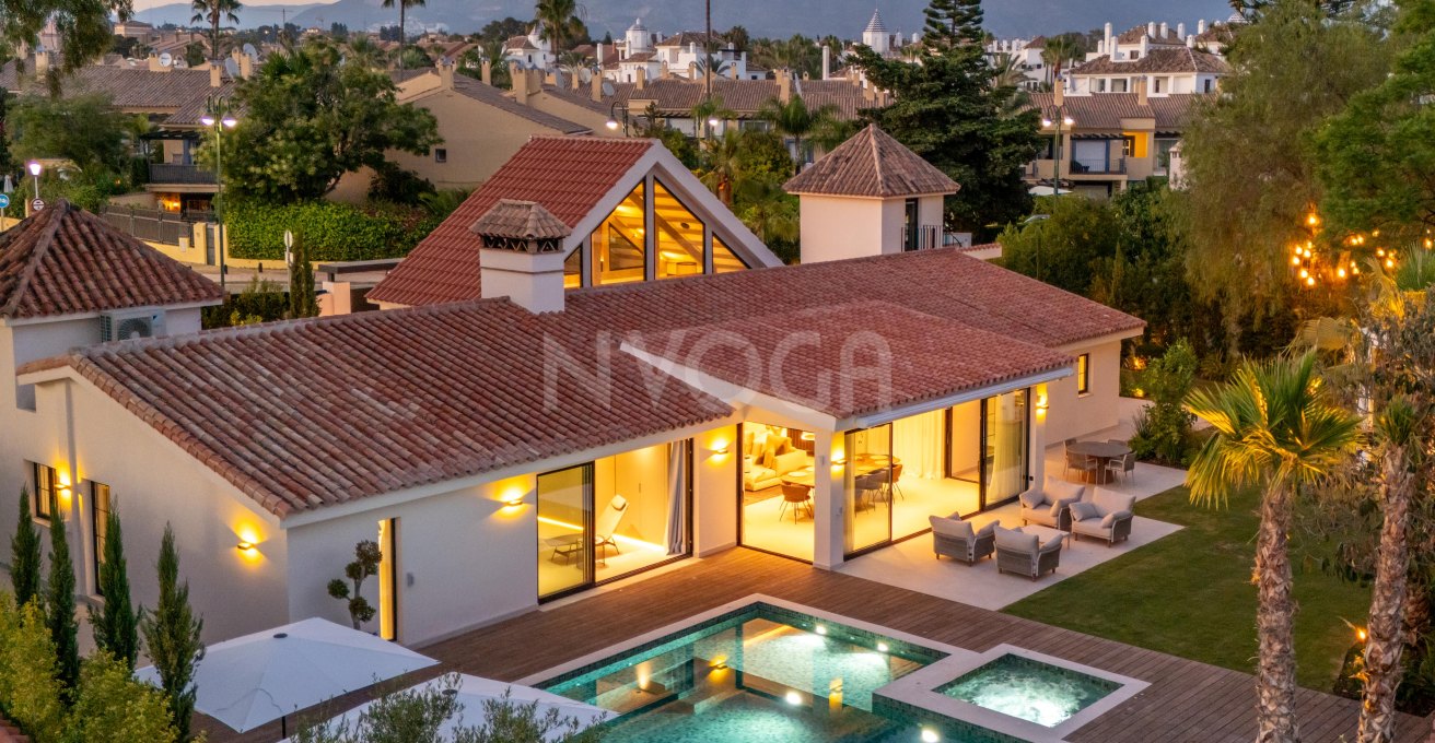 Elegant Beachside Villa in Puerto Banús