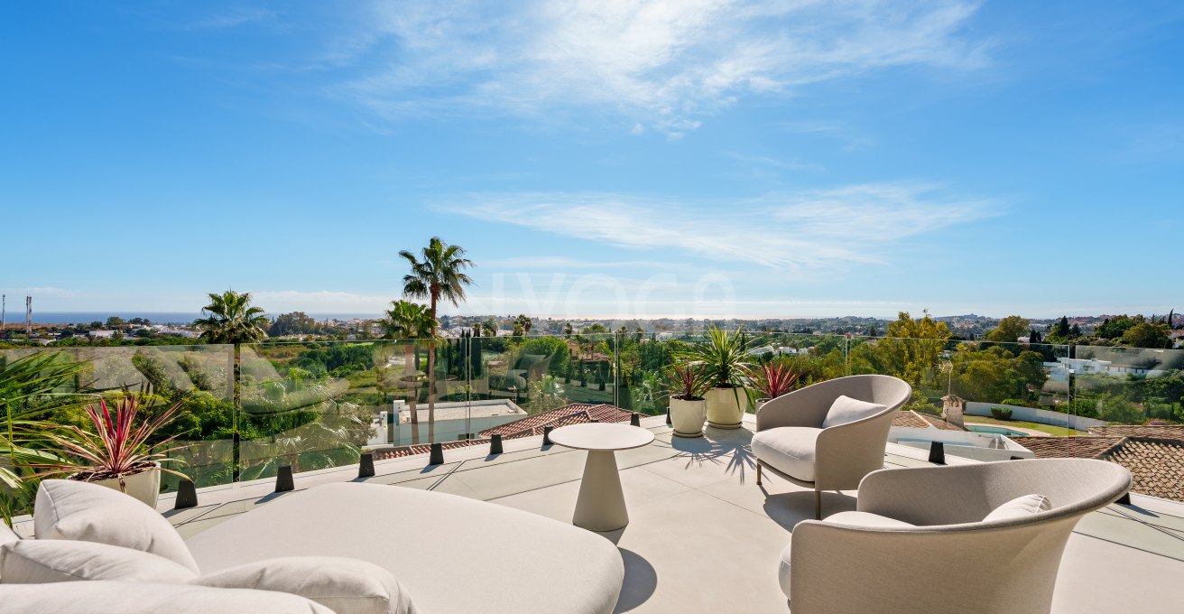 Elegant Contemporary Family Villa