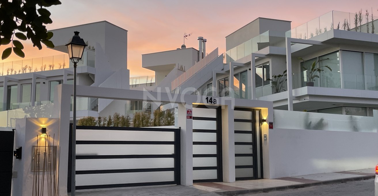 Luxury villa in Marbella, Valdeolletas area, with private pool and sea views