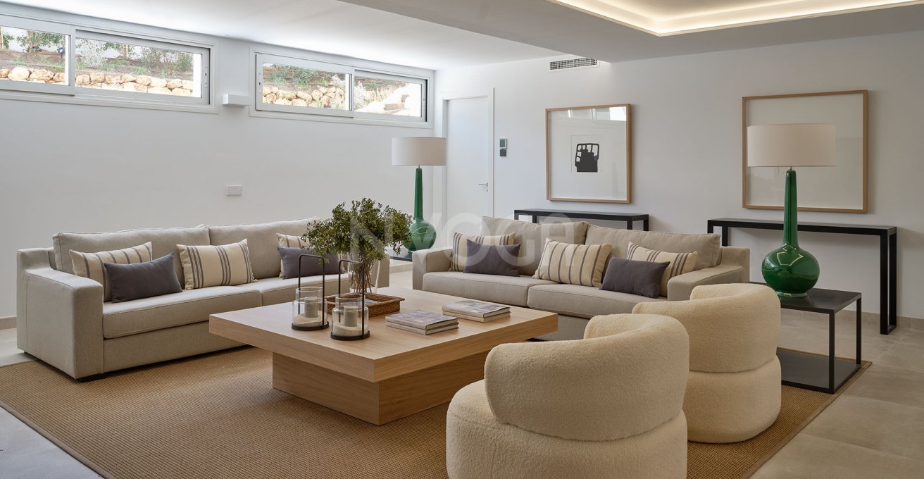 Luxury villa in Marbella, Valdeolletas area, with private pool and sea views