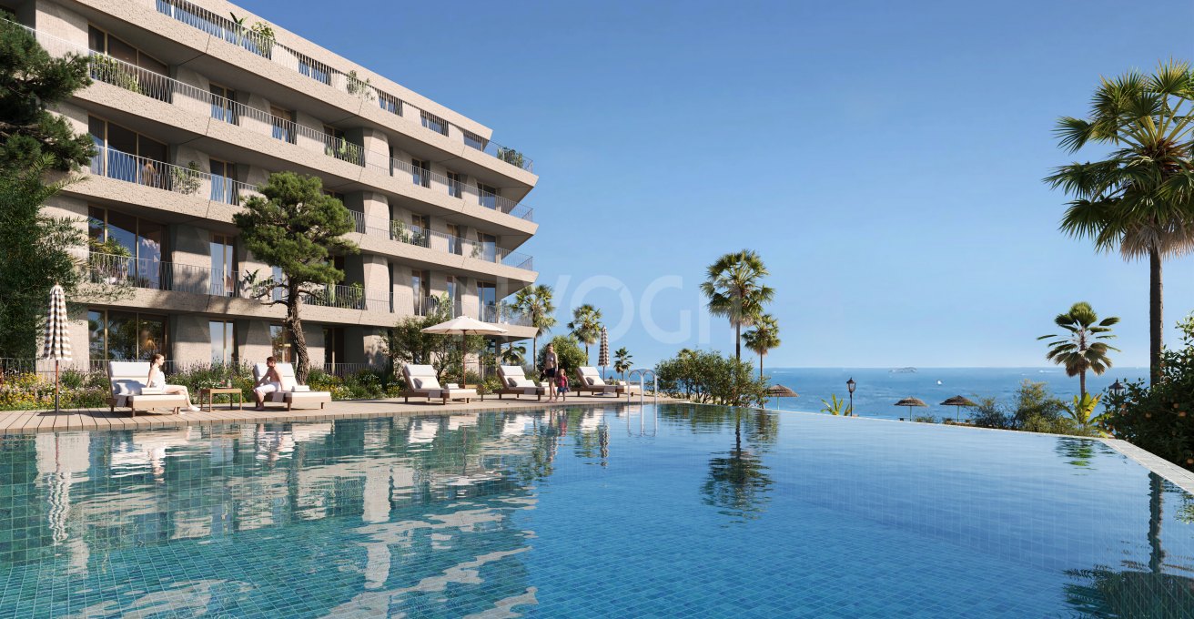 Investment opportunity, 4 bedrooms first line beach