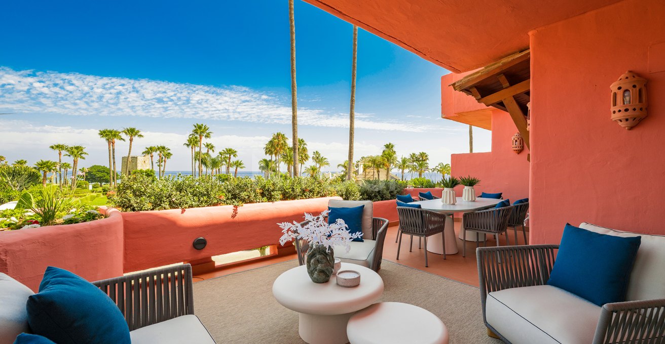 Beachfront Apartment in Estepona