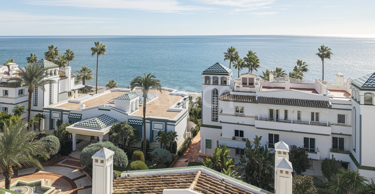 Luxury Beachfront Penthouse in Estepona – Dominion Beach
