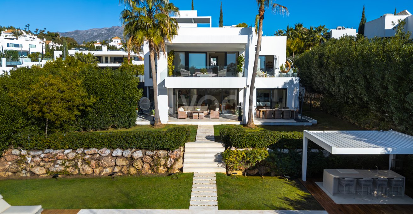 VILLA CONTEMPORÁNEA DE LUJO EN NUEVA ANDALUCÍA