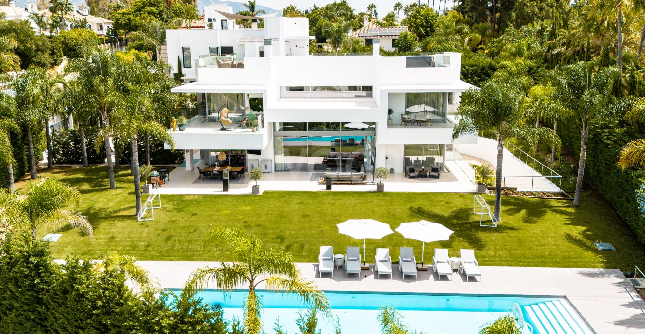 Villa de lujo de 6 dormitorios en Guadalmina Baja Marbella