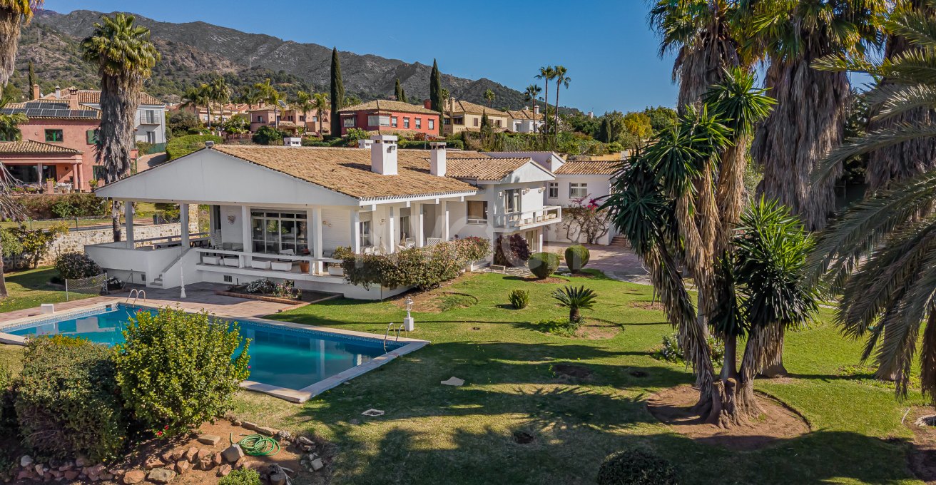 A Unique Andalusian Retreat with Sea Views in El Mirador, Marbella