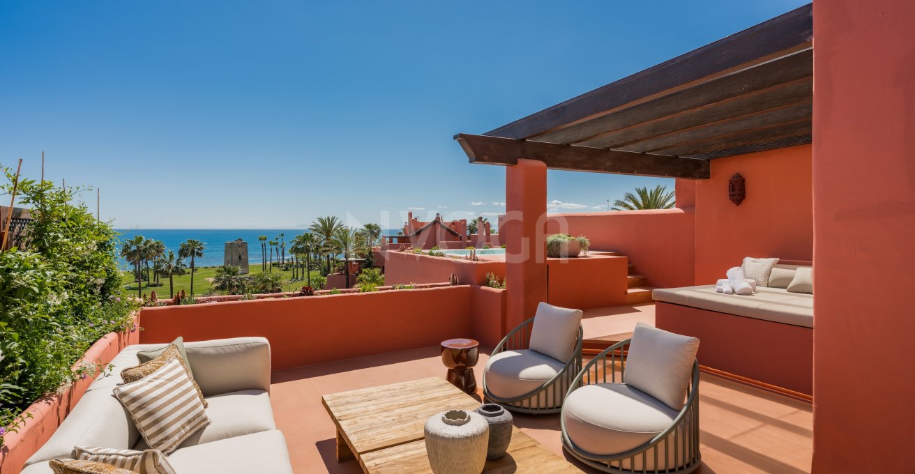 Refined Andalusian Elegance – Duplex Penthouse in Torre Bermeja