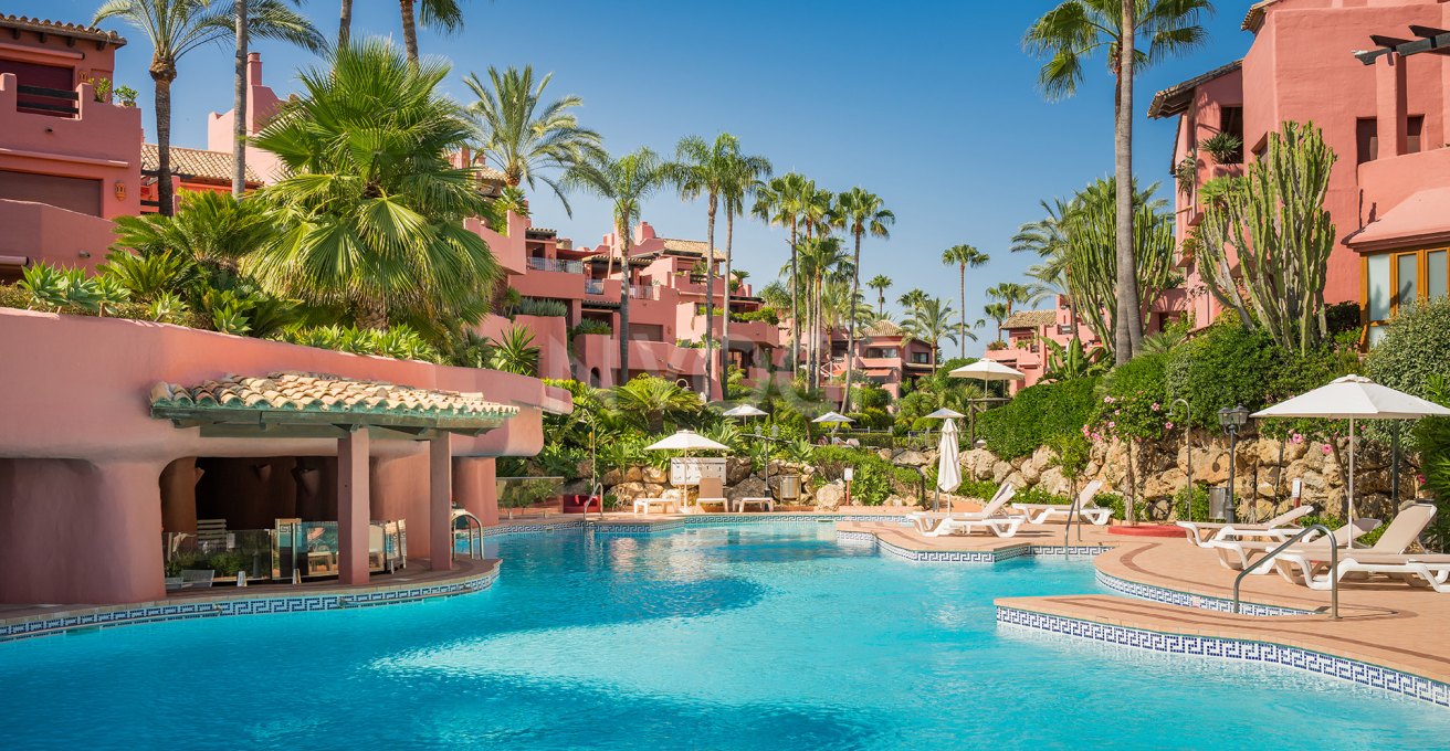 Apartamento reformado en primera línea de playa con tecnología inteligente – Menara Beach, Nueva Milla de Oro