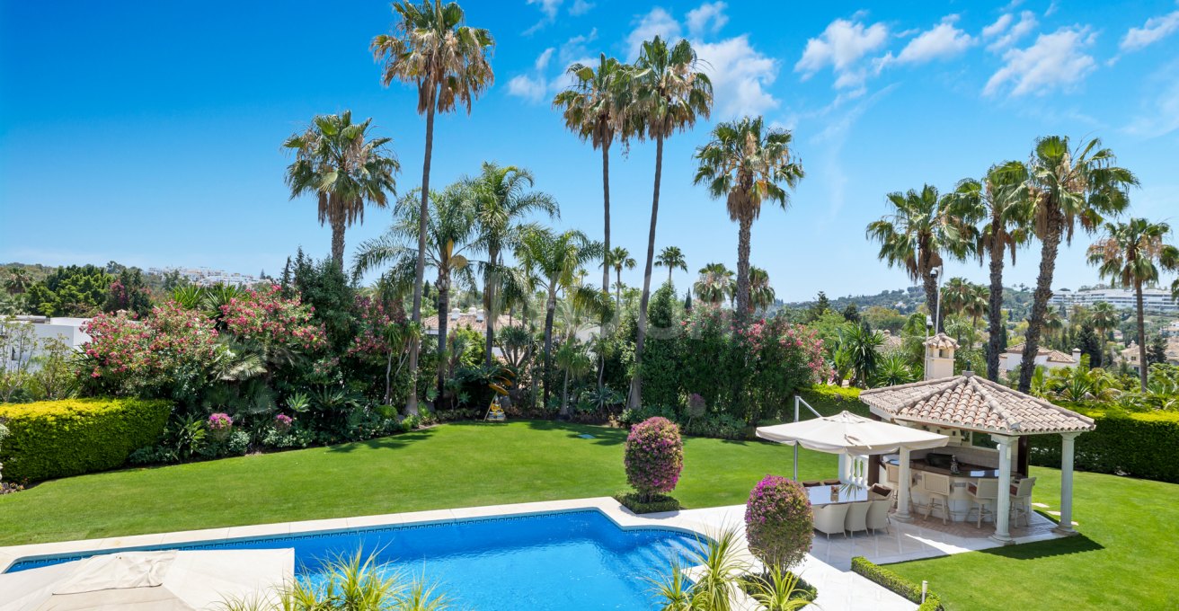 Villa La Cerquilla – Elegancia andaluza con diseño contemporáneo en Nueva Andalucía, Marbella