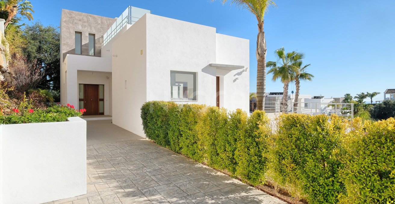 Villa Contemporánea de Nueva Construcción en Puerto del Capitán, Benahavís