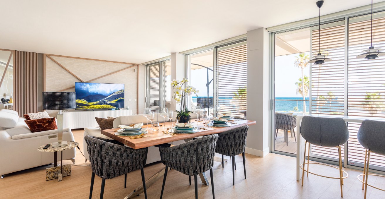 Magnificent front line beach apartment with spectacular sea views in Estepona.