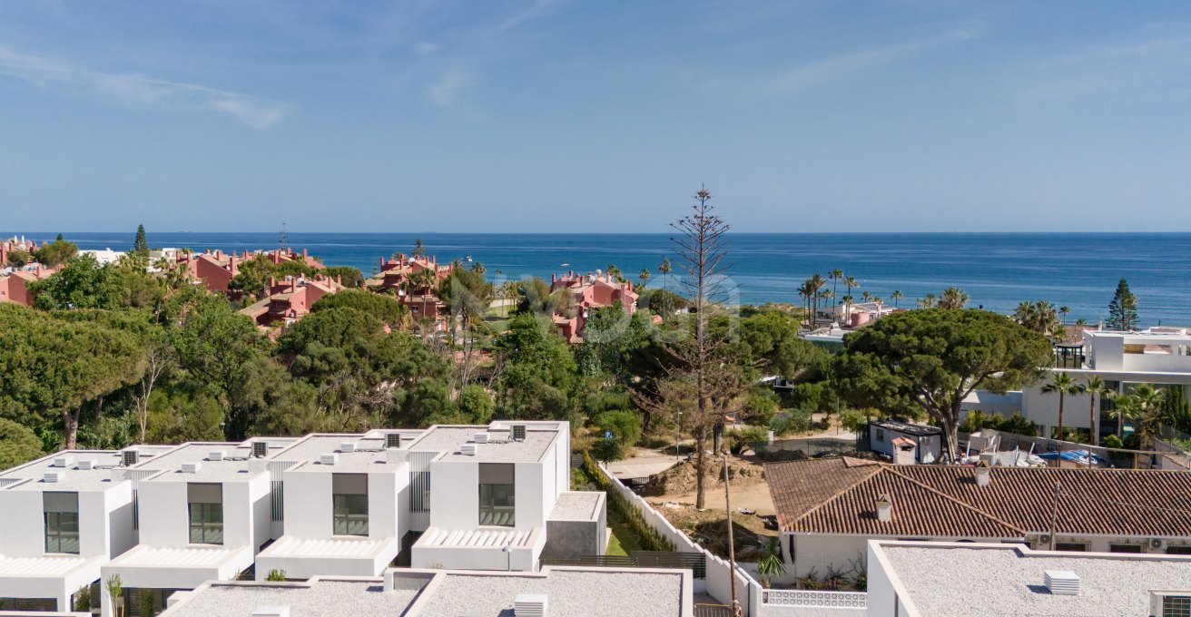 Fantastic townhouse located in the new housing development Estrella del Mar Villas Marbella.