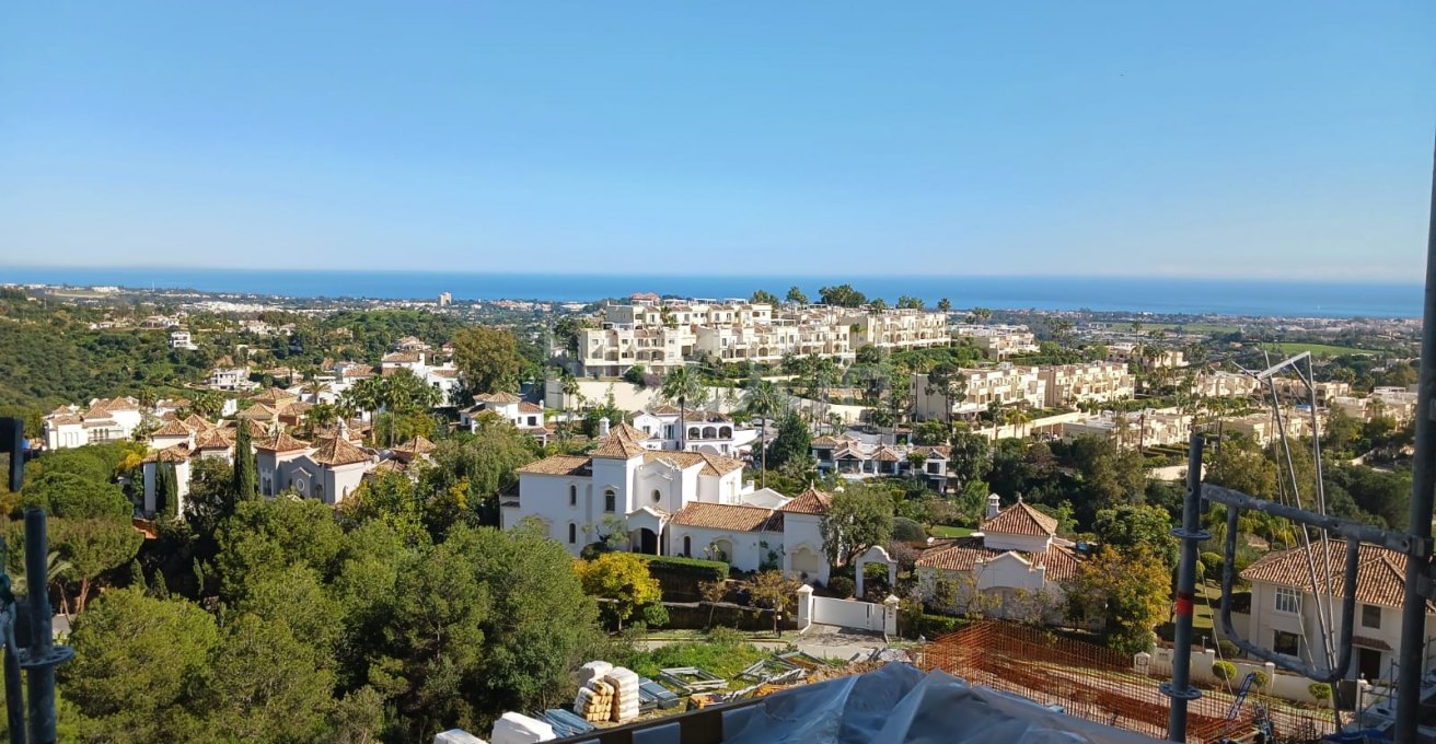 OBRA COMENZADA!!! Apartamento de 3 dormitorios en planta baja con piscina y jardin privado, con con vistas al mar