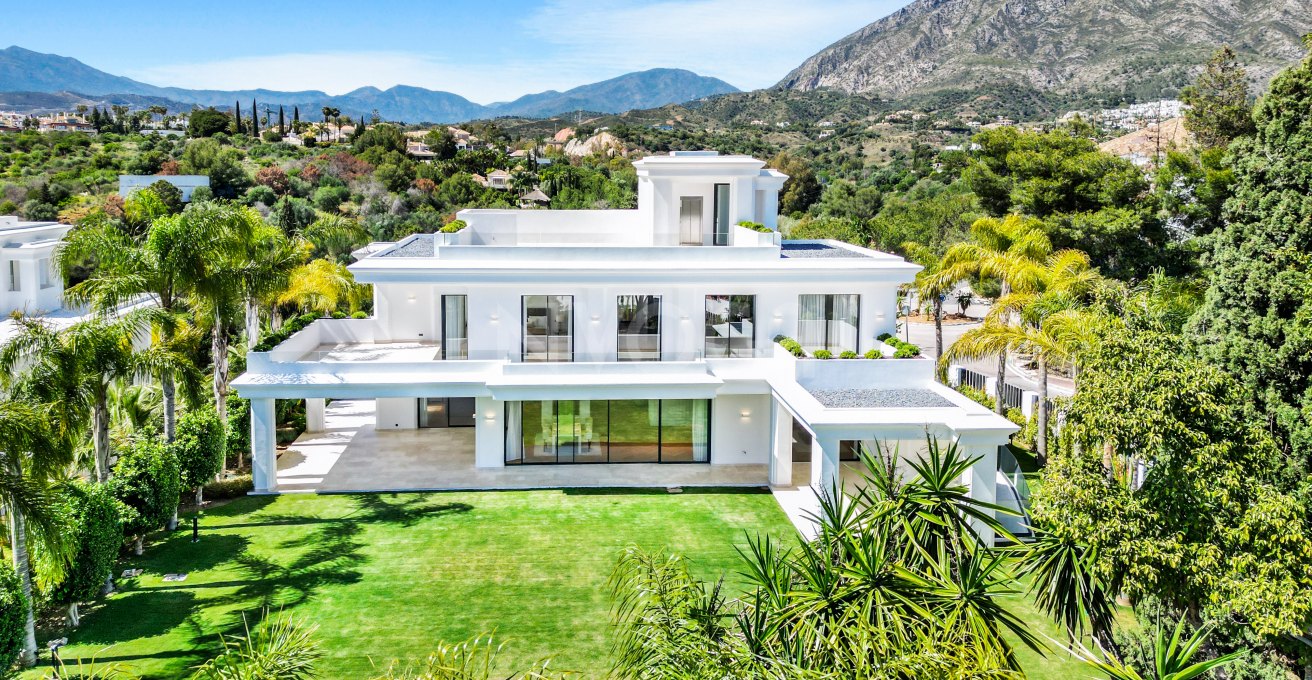 Villa de lujo con vistas al mar en Lomas de Marbella Club